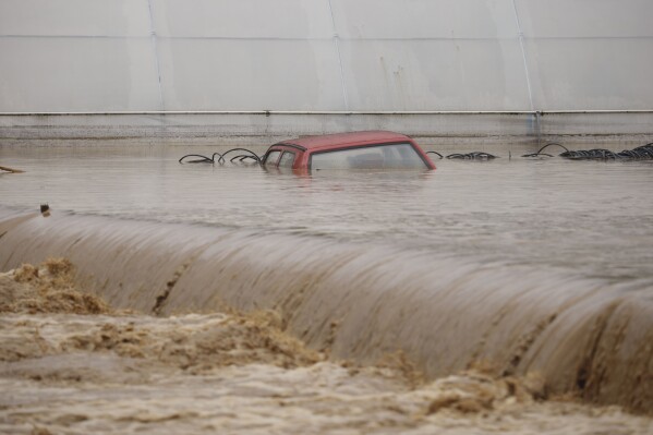 由暴雨引起的洪水袭击了波斯尼亚的大部分地区