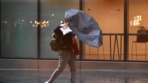 英国天气图显示，可怕的暴雨将以每小时10毫米的速度浸泡数百万英国人